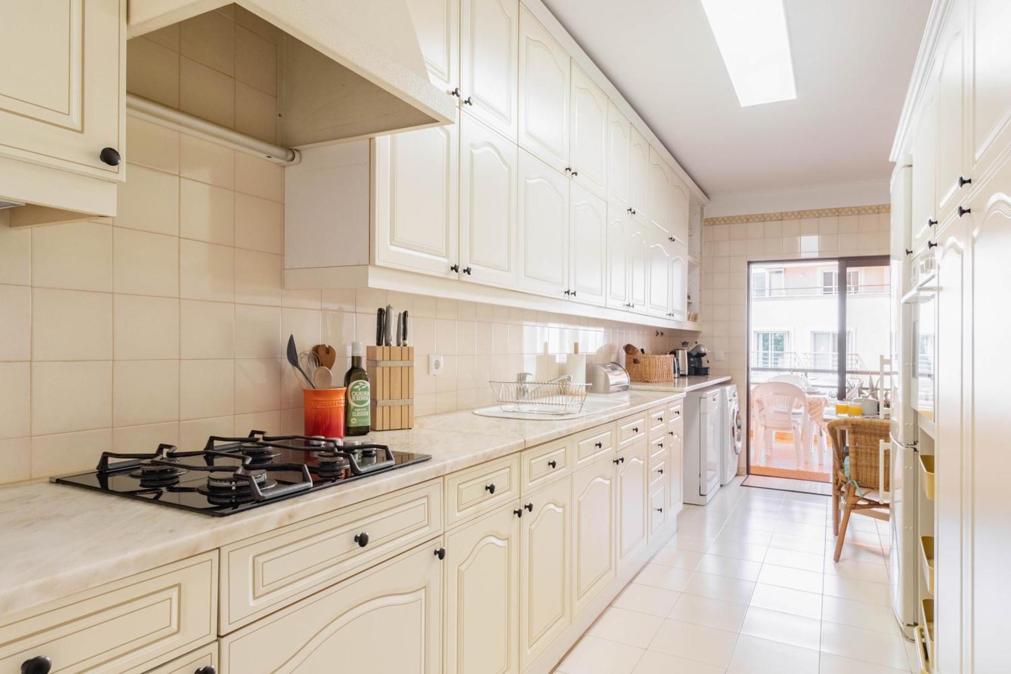 Central Cascais Apartment With Private Parking Exterior photo
