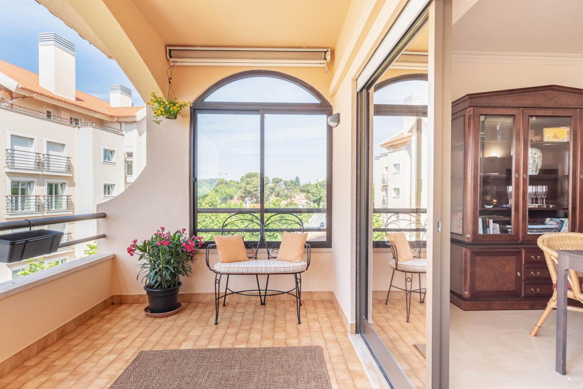 Central Cascais Apartment With Private Parking Exterior photo